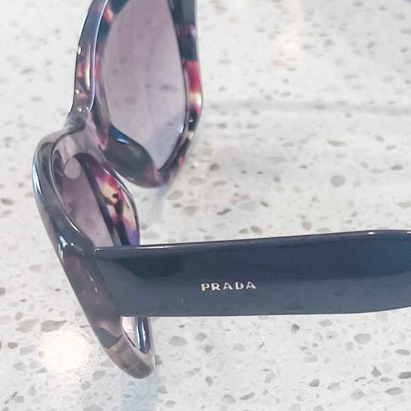 Purple tortoise Prada sunglasses - Picture 3 of 3